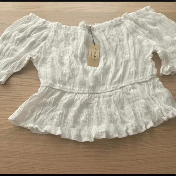 🆕Gilli White Smocked Off-Shoulder Knit Top 2X 🆕 - Picture 3 of 9